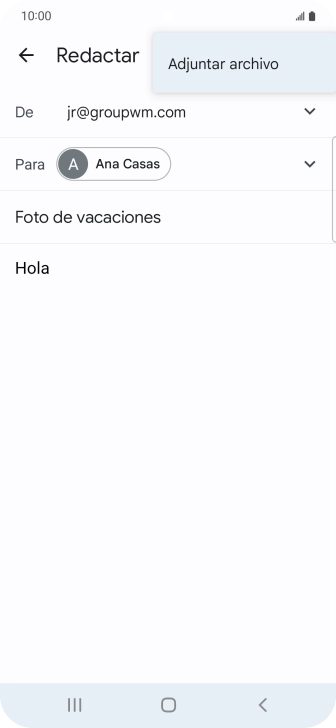 Pulsa Adjuntar archivo y desplázate a la carpeta deseada.