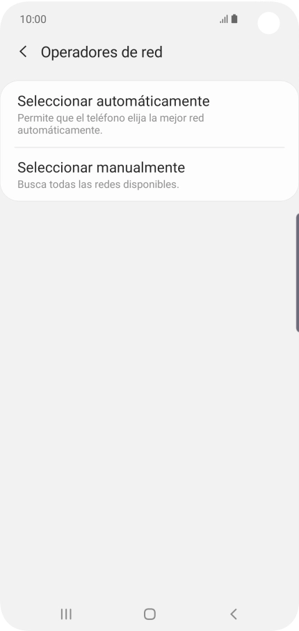 Si quieres seleccionar la red de forma manual, pulsa Seleccionar manualmente y espera un momento mientras el teléfono está buscando las redes disponibles.