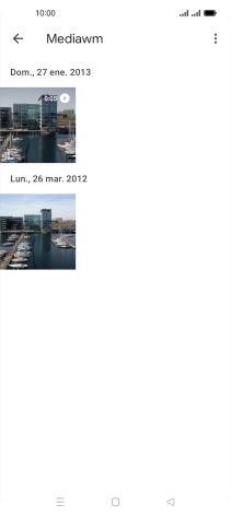 Mantén pulsados la fotografía o el videoclip deseados durante unos instantes.