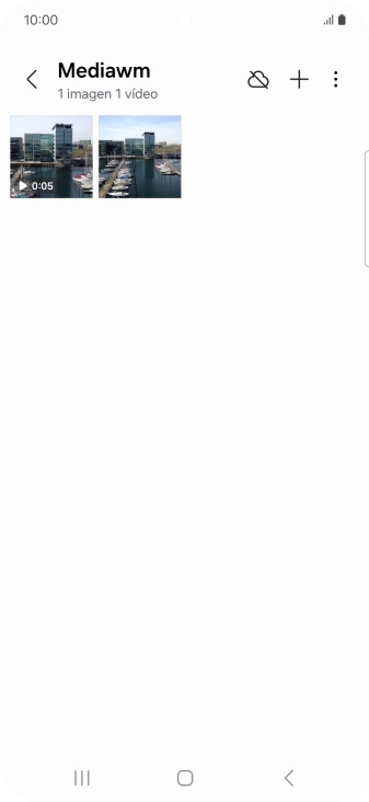 Mantén pulsados la fotografía o el vídeo deseados durante unos instantes.