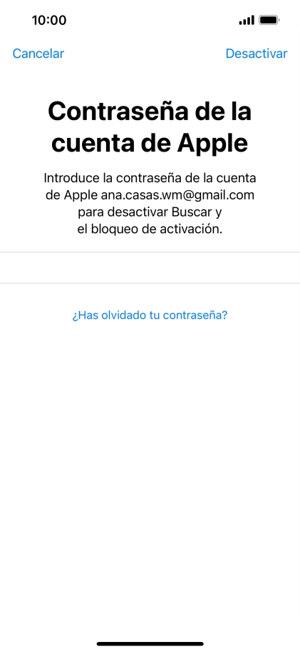 Introduce la contraseña de tu ID de Apple y pulsa Desactivar. Espera unos instantes mientras el teléfono restablece la configuración predeterminada. Sigue las indicaciones de la pantalla para configurar el teléfono y dejarlo listo para su uso.