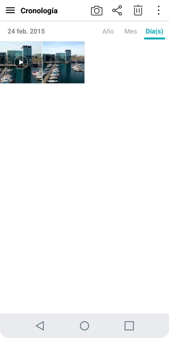 Desliza el dedo hacia la derecha desde la parte izquierda de la pantalla.