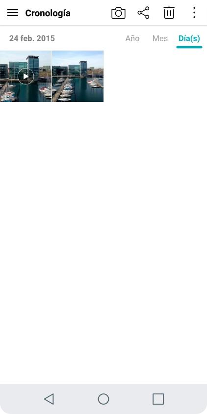 Desliza el dedo hacia la derecha desde la parte izquierda de la pantalla.