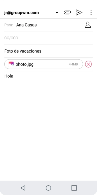 Pulsa el icono de envío cuando termines de escribir el correo electrónico.