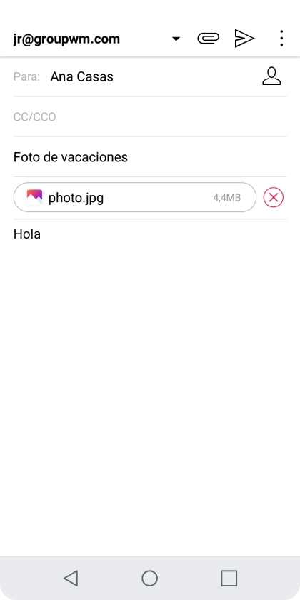 Pulsa el icono de envío cuando termines de escribir el correo electrónico.
