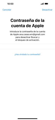 Introduce la contraseña de tu ID de Apple y pulsa Desactivar. Espera unos instantes mientras el teléfono restablece la configuración predeterminada. Sigue las indicaciones de la pantalla para configurar el teléfono y dejarlo listo para su uso.