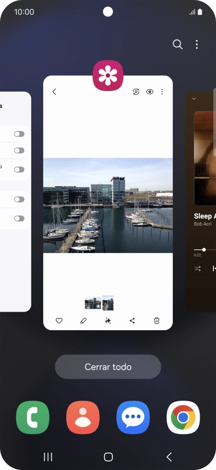 Para cerrar una sola aplicación en ejecución, desliza el dedo hacia arriba sobre la aplicación deseada.