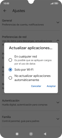 Para activar la actualización automática de apps a través de la red móvil, pulsa el campo junto a 