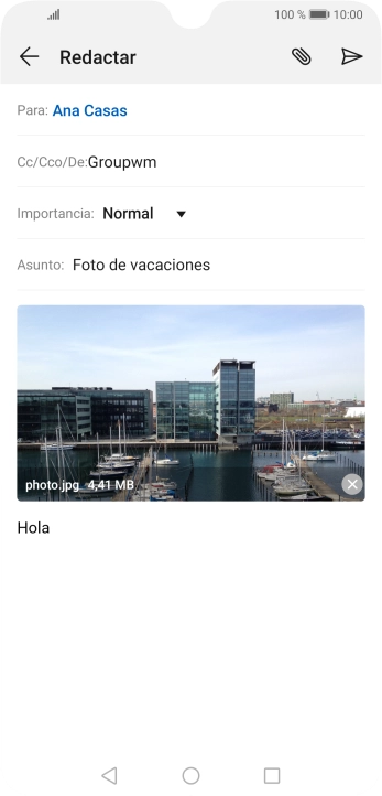 Pulsa el icono de envío cuando termines de escribir el correo electrónico.