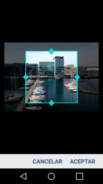 Arrastra el marco a la posición deseada para seleccionar la sección que debe aparecer y pulsa ACEPTAR.