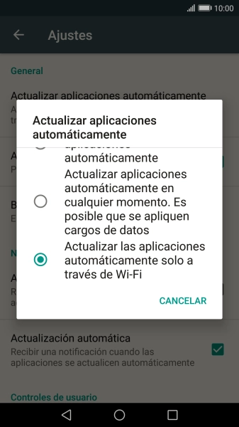 Pulsa Actualizar las aplicaciones automáticamente solo a través de Wi-Fi para activar la función.