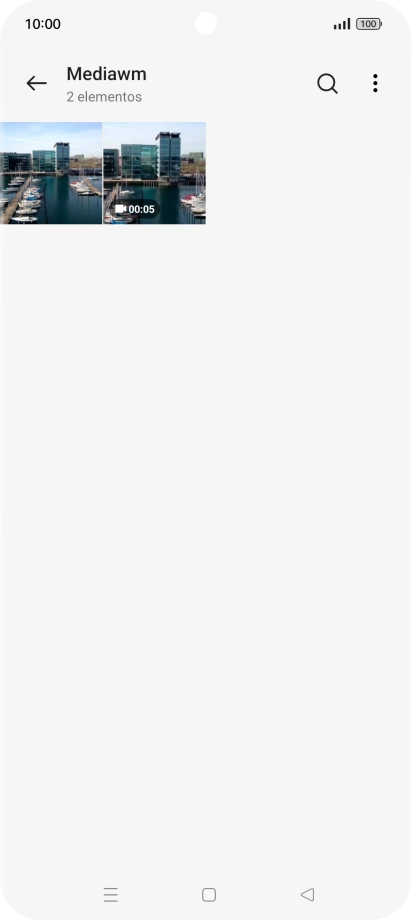 Mantén pulsados la fotografía o el vídeo deseados durante unos instantes.