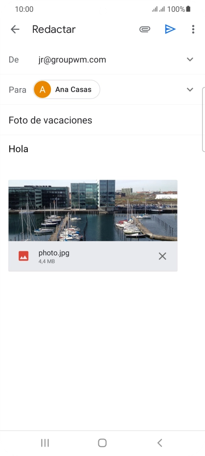 Pulsa el icono de envío cuando termines de escribir el correo electrónico.