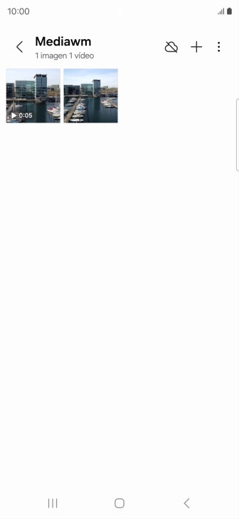 Mantén pulsados la fotografía o el vídeo deseados durante unos instantes.