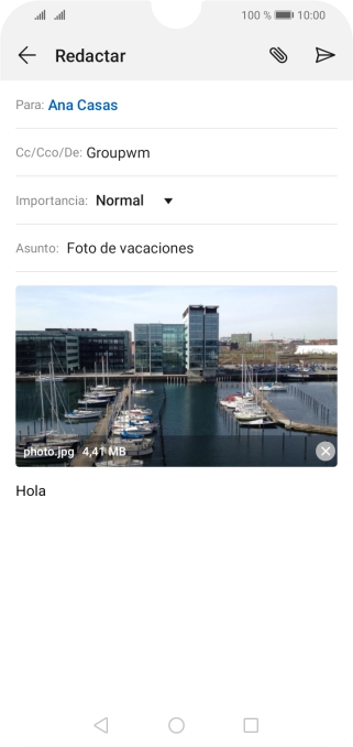 Pulsa el icono de envío cuando termines de escribir el correo electrónico.