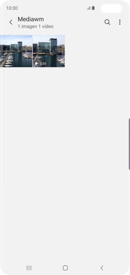 Mantén pulsados la fotografía o el videoclip deseados durante unos instantes.