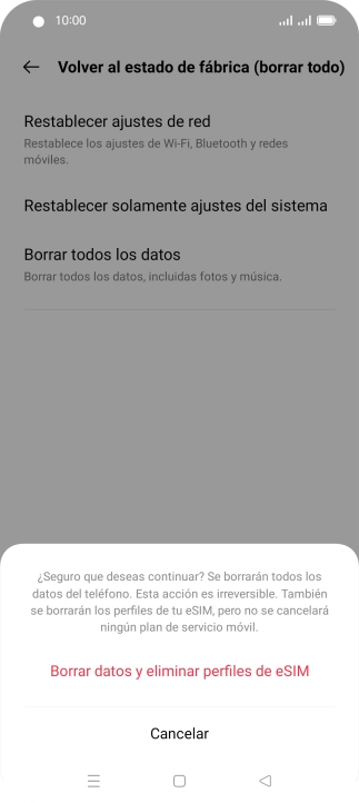 Pulsa Borrar datos y eliminar perfiles de eSIM. Espera unos instantes mientras el teléfono restablece la configuración predeterminada. Sigue las indicaciones de la pantalla para configurar el teléfono y dejarlo listo para su uso.