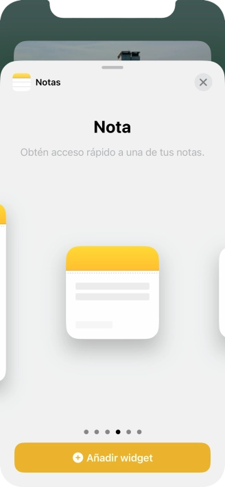Desliza el dedo hacia la derecha o hacia la izquierda por la pantalla para seleccionar el tamaño de widget deseado.