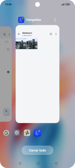 Para cerrar una sola aplicación en ejecución, desliza el dedo hacia arriba sobre la aplicación deseada.