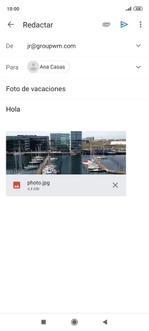 Pulsa el icono de envío cuando termines de escribir el correo electrónico.