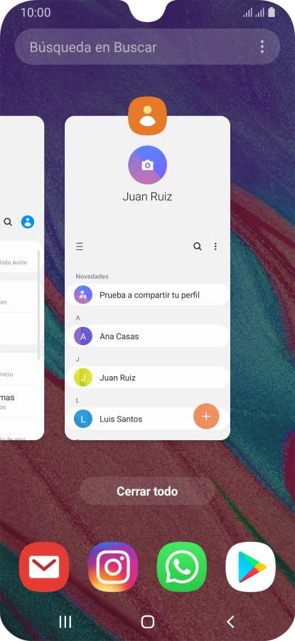 Para cerrar una sola aplicación en ejecución, desliza el dedo hacia arriba sobre la aplicación deseada.