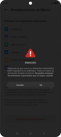 Pulsa OK. Espera unos instantes mientras el teléfono restablece la configuración predeterminada. Sigue las indicaciones de la pantalla para configurar el teléfono y dejarlo listo para su uso.