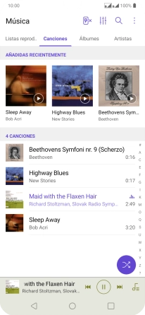 Pulsa el título de la canción en la parte inferior de la pantalla.