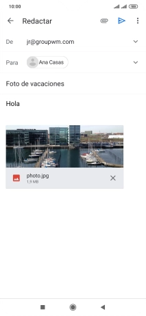 Pulsa el icono de envío cuando termines de escribir el correo electrónico.