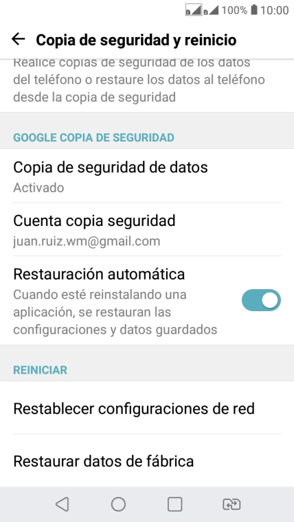 Pulsa Restaurar datos de fábrica.