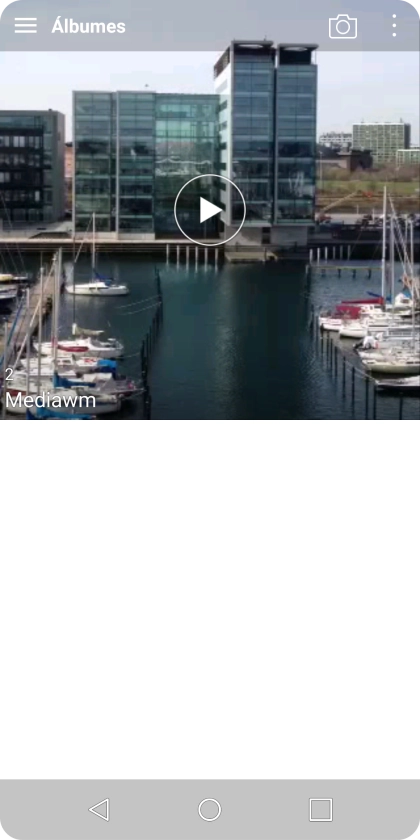 Desliza el dedo hacia la derecha desde la parte izquierda de la pantalla.