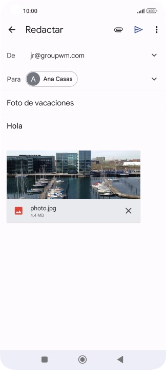 Pulsa el icono de envío cuando termines de escribir el correo electrónico.
