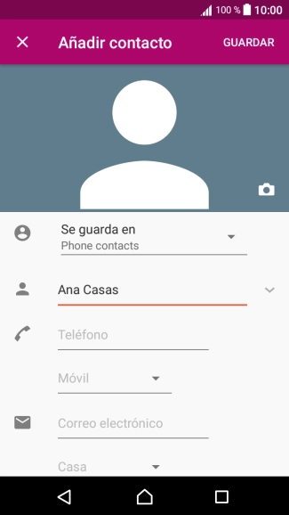 Pulsa Teléfono e introduce el número de teléfono deseado.