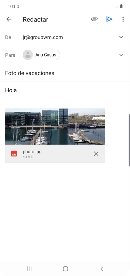 Pulsa el icono de envío cuando termines de escribir el correo electrónico.