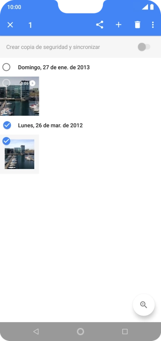 Pulsa las fotografías o los videoclips deseados para añadirlos.