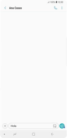 Pulsa el icono de envío cuando termines de escribir el mensaje corto.