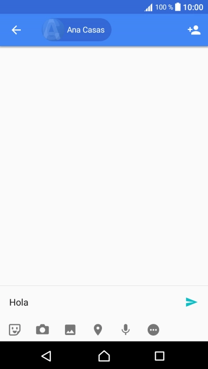 Pulsa el icono de envío cuando termines de escribir el mensaje corto.