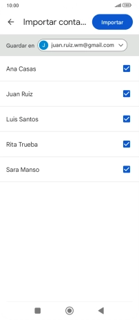 Pulsa en el campo junto a los contactos deseados.