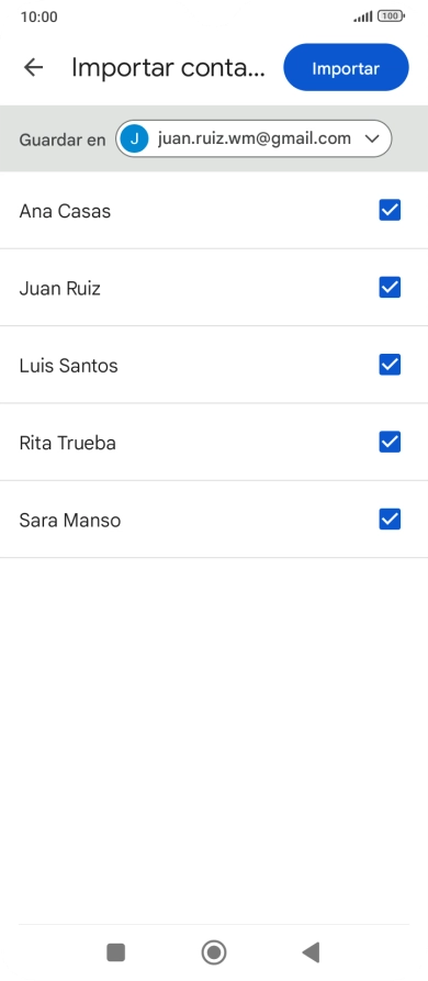 Pulsa en el campo junto a los contactos deseados.