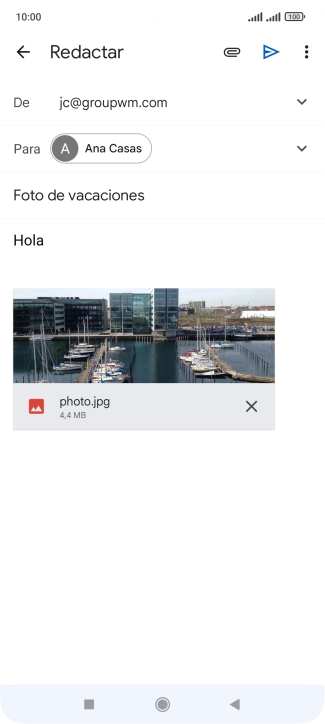 Pulsa el icono de envío cuando termines de escribir el correo electrónico.