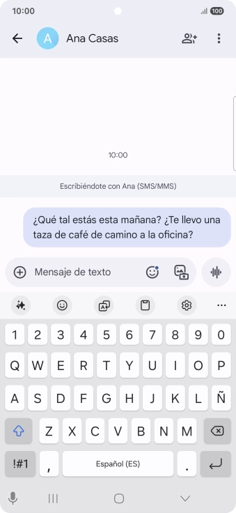 Empieza una conversación y pulsa el icono de IA.