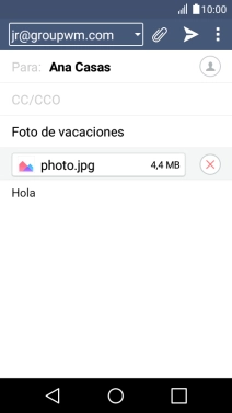 Pulsa el icono de envío cuando termines de escribir el correo electrónico.