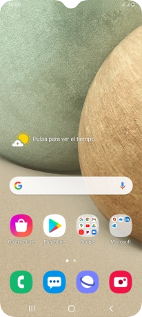 Cuando el icono de carga de batería aparece en la pantalla, el teléfono se está cargando.