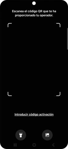 Coloca el código QR dentro del marco de la cámara del teléfono para escanearlo.