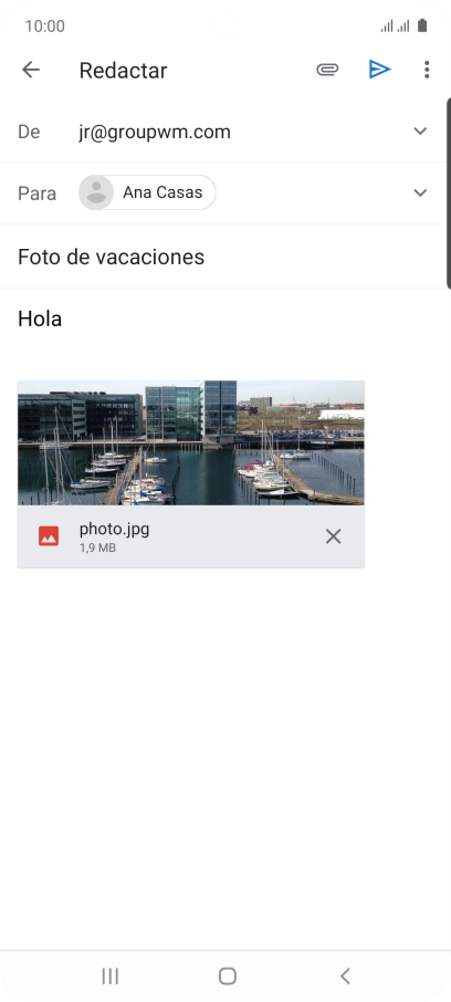 Pulsa el icono de envío cuando termines de escribir el correo electrónico.