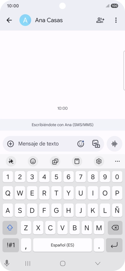 Selecciona una conversación o crea un nuevo mensaje y pulsa el icono de IA.
