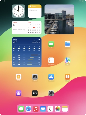 Cuando el icono de carga de batería aparece en la pantalla, la tablet se está cargando.