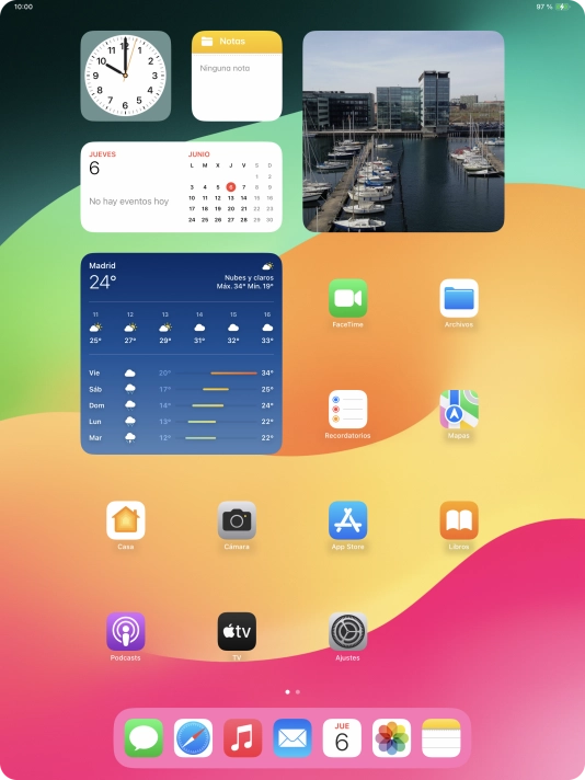 Cuando el icono de carga de batería aparece en la pantalla, la tablet se está cargando.