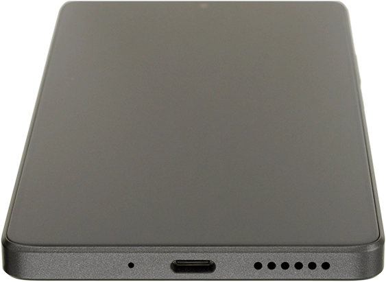 Conecta el cargador al conector y enchúfalo a una toma de corriente.