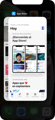 Arrastra hacia arriba la aplicación deseada para cerrarla.