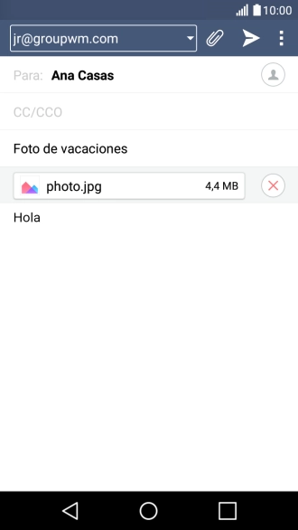 Pulsa el icono de envío cuando termines de escribir el correo electrónico.